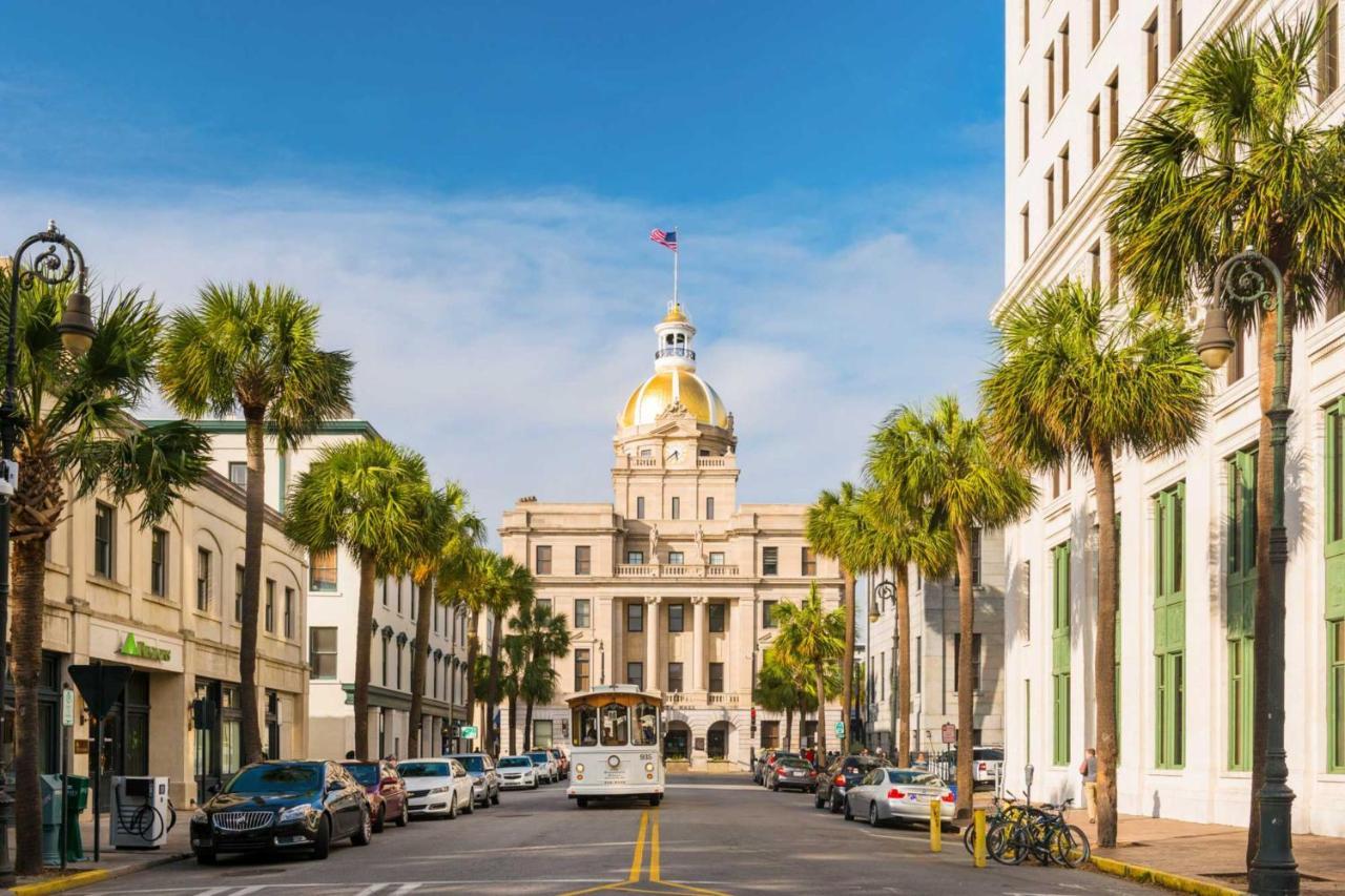Southern Charmer-Historic District Downtown-Front Porch-Walk Score 90!!-Private Parking-1 Minute To Forsyth Park Savannah Esterno foto