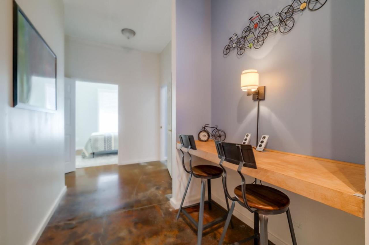 Southern Charmer-Historic District Downtown-Front Porch-Walk Score 90!!-Private Parking-1 Minute To Forsyth Park Savannah Esterno foto