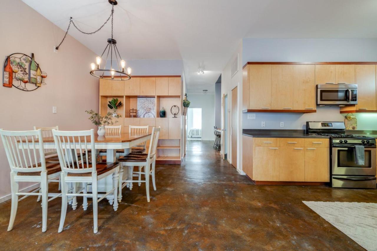 Southern Charmer-Historic District Downtown-Front Porch-Walk Score 90!!-Private Parking-1 Minute To Forsyth Park Savannah Esterno foto