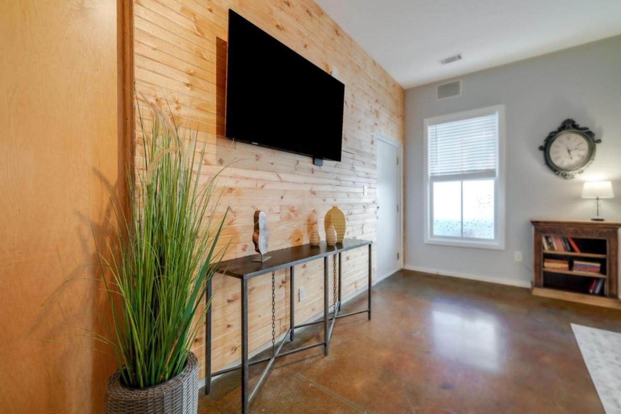 Southern Charmer-Historic District Downtown-Front Porch-Walk Score 90!!-Private Parking-1 Minute To Forsyth Park Savannah Esterno foto